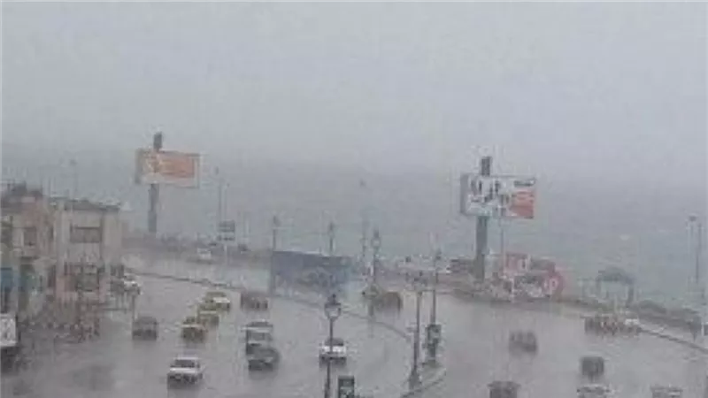 إنتظام حركة السفن بميناء دمياط رغم سوء الأحوال الجوية