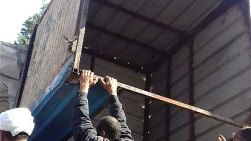 رئيس مركز كفر الشيخ يوجه بإزالة الإشغالات بشوارع المدينة
