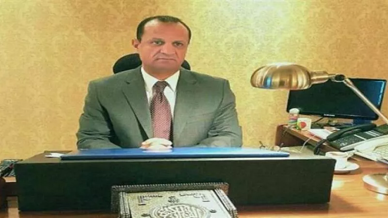 ضبط مسئول الرخص بمجلس مدينة سوهاج لإصدار شهادات مزورة