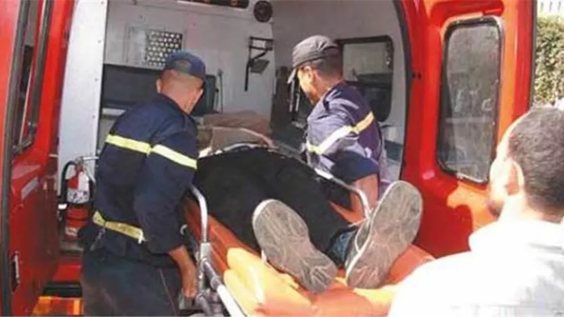 موظف سابق يلفظ انفاسه داخل بنك لصرف معاشه بسوهاج