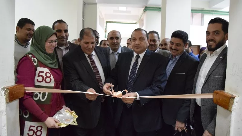معرض خيري للملابس لطلاب تجارة بنى سويف