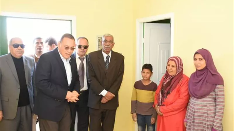 غراب يُسلم 7 منازل للأهالي بعد إعادة إعمارها ورفع كفاءتها