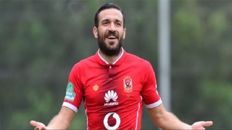 رسميا.. الأهلي يرفض بيع علي معلول