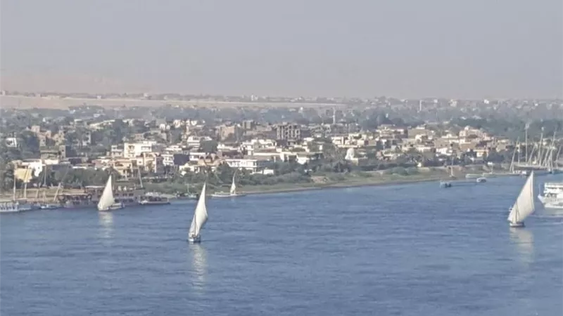 القمر الصناعى يطارد مخالفات البناء بقرى الأقصر