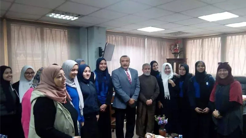 رئيس حى العمرانية يستقبل وفد طلاب مدرسة احمد عرابى الثانوية بنات