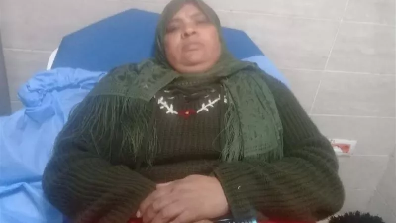 معلمة تواصل إضرابها عن الطعام بالأقصر