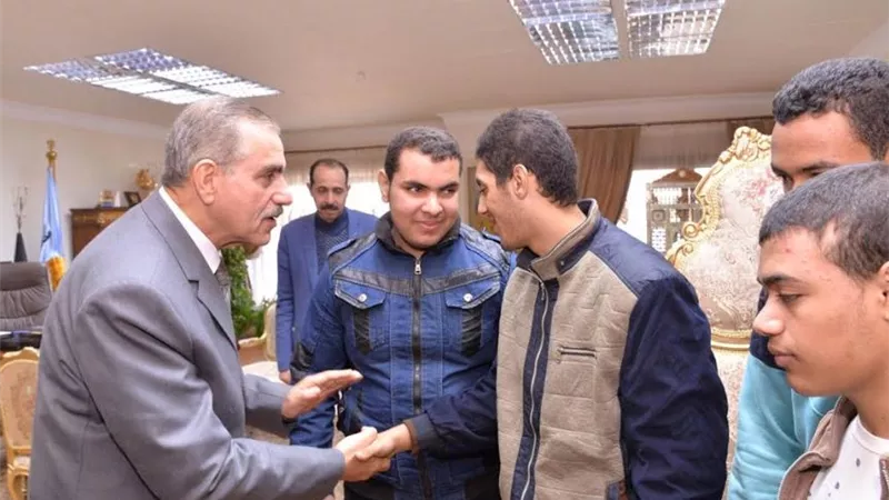 محافظ أسيوط يلتقي طلاب النور والأمل للمكفوفين ويعلن دعمه لبرامج التوعية والتنشيط السياحي