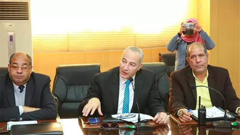 متابعة الخطة الاستراتيجية الطموحة لمحو الأمية بكفر الشيخ