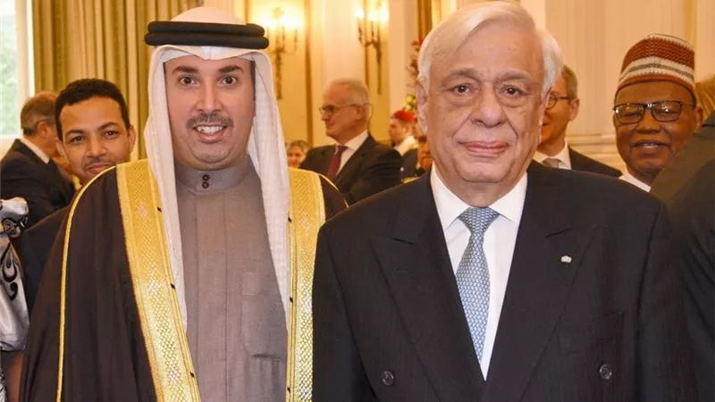 الشيخ راشد بن عبدالرحمن آل خليفة سفير غير مقيم للبحرين في أثينا الى جانب منصبه سفيرا للمملكة بالقاهرة