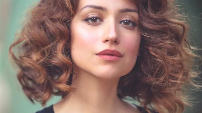 روزالين البيه تنهي تصوير المسلسل الامريكي رامي