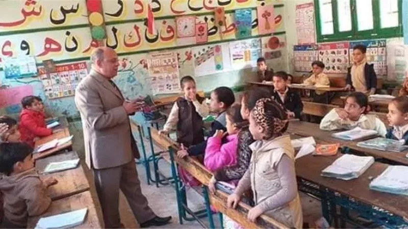 مدير التعليم الابتدائي بالخانكة يشيد بمستوي الطلاب