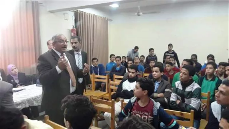 قوافل التعليم بالقاهرة تصل الزاوية الحمراء..بالصور