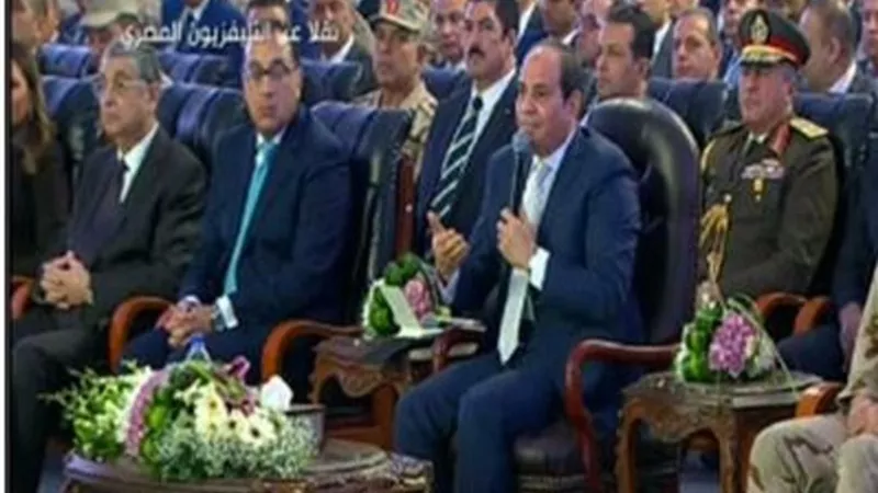 السيسي .. بحث ضم ممارسة الرياضة للشهادات التعليمية