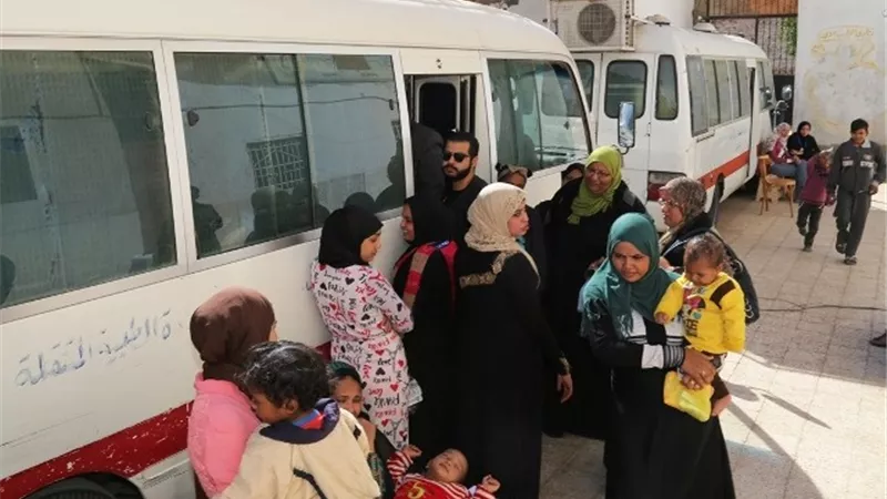 944 طبيب وممرضة يشاركون فى حملة حقك تنظمى بقنا
