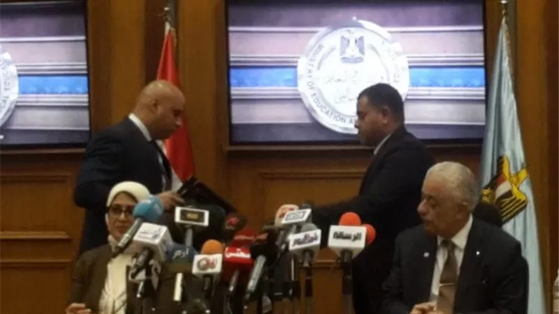 شوقي: سيتم علاج الحالات المرضية من الطلاب بهيئة التأمين الصحي
