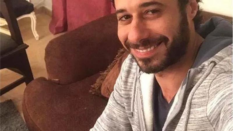 رسالة من احمد السعدنى لوالدته.. تعرف عليه! ..صور