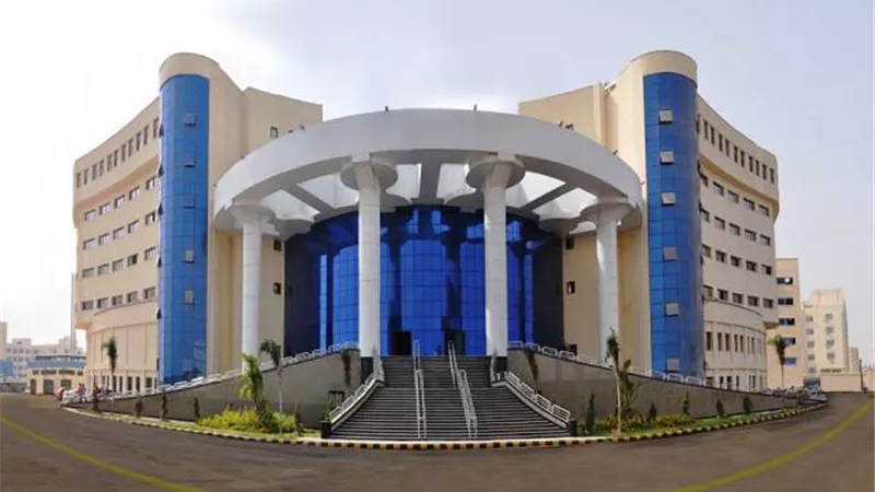 ايقاف امين جامعة كفر الشيخ عن العمل