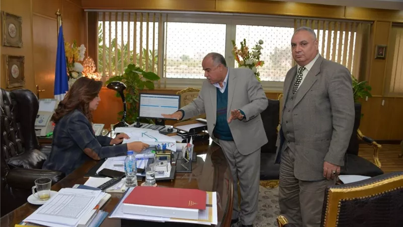 محافظ دمياط تغطية ترعة عزبة أمام قرية الخياطة