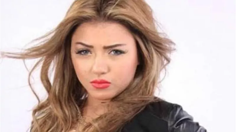 سارة سلامة فتاة 