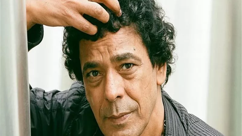 الكينج منير يشوق جمهوره بأغنية جديدة قبل طرحها .. فيديو