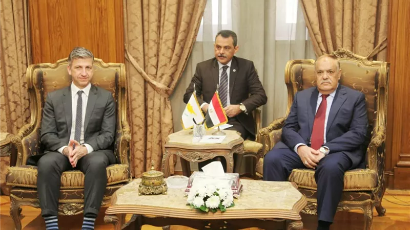 الفريق عبد المنعم التراس يلتقي سفير قبرص بالقاهرة