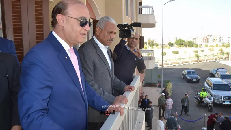 مميش وصقر يشهدان التشغيل التجريبى لكوبرى الشط بالسويس .. صور