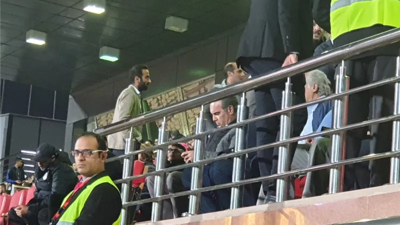 لاسارتى يشاهد مباراة الأهلى والنجوم بملعب السلام