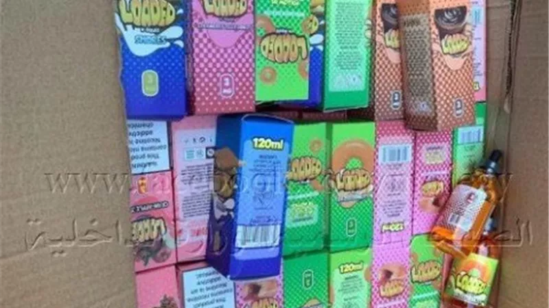 شرطة محور القناة يضبط 4500 عبوة لسائل الشيشة الإلكترونية المحظورة