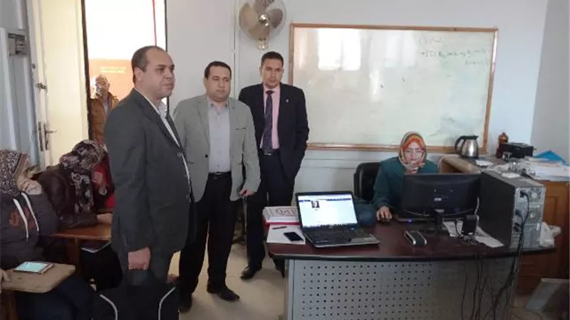 جامعة دمنهور تنفيذ أول اختبار الكتروني تجريبى بالطب البيطرى..الصور