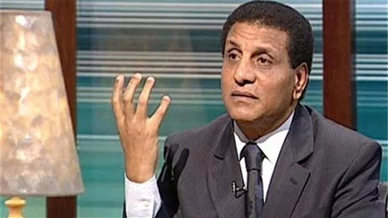 مدير اللجنة الفنية في الأهلي: شوبير دفعنى بسبب فاروق جعفر