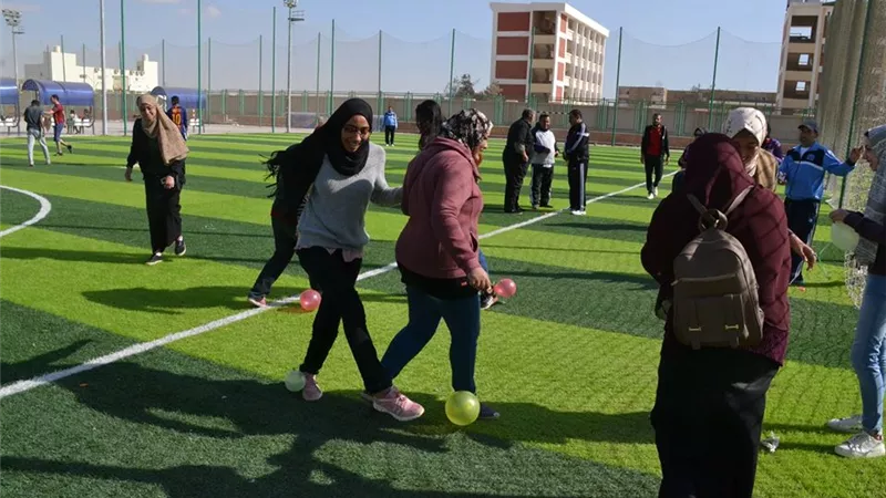 مارثون بجامعة السويس بمشاركه الرئيس والأساتذة والعمداء