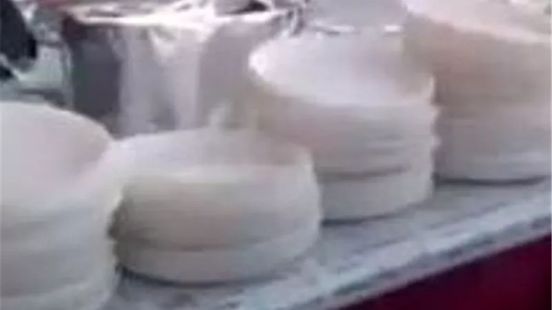 حفل زفاف يتحول الى معركة بسبب البوفيه صور