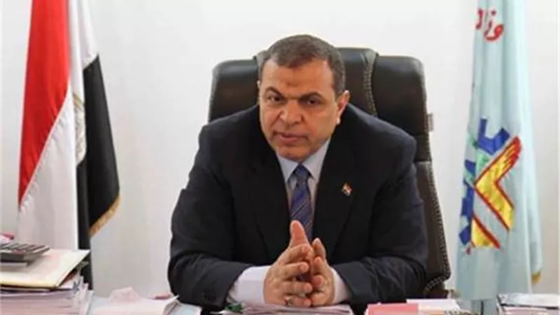 القوى العاملة : صرف 100 ألف جنيه مستحقات ورثة متوف