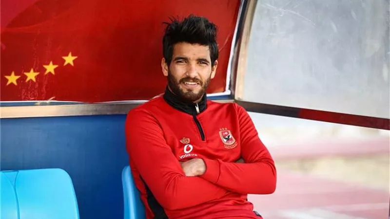 الأهلى يعاقب صالح جمعة بسبب على معلول