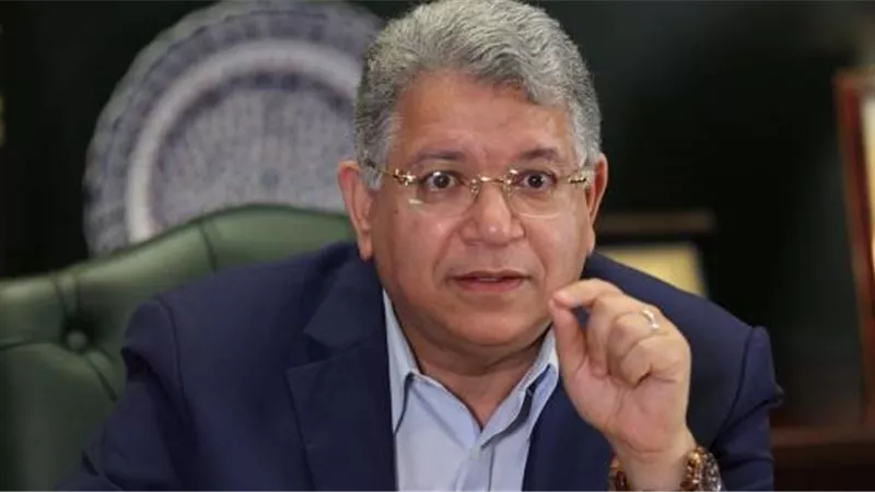 شيحة يلتقي نقيب الأطباء وعمداء كلية الطب لبحث قانون المستشفيات الجامعية