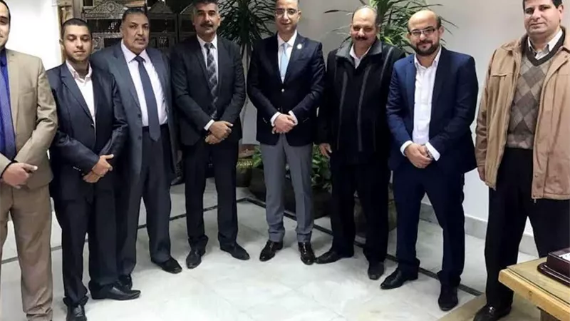 محافظ سوهاج يستقبل فريق الانظمة الالكترونية لمراقبة الأداء المالي