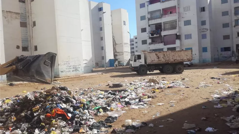 إزالة 30 تعديا واشغالا بحى عتاقة بالسويس