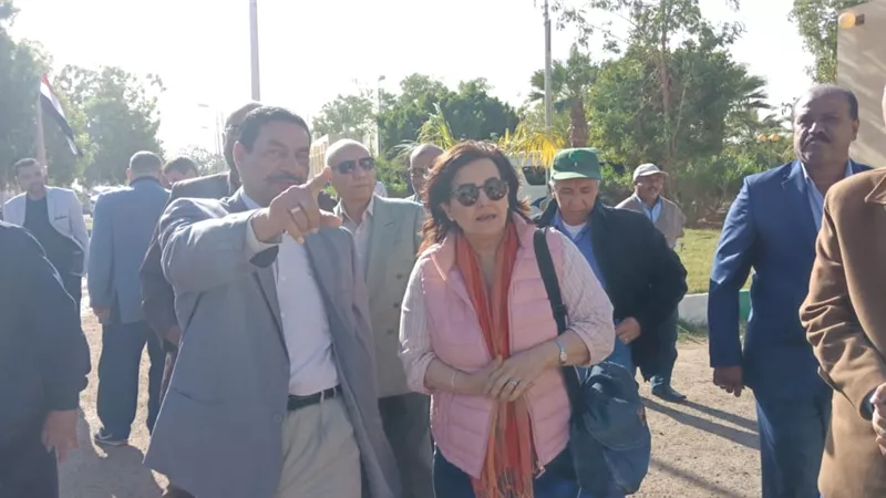 محرز تتفقد محطة بحوث جنوب الوادي بتوشكى.. صور