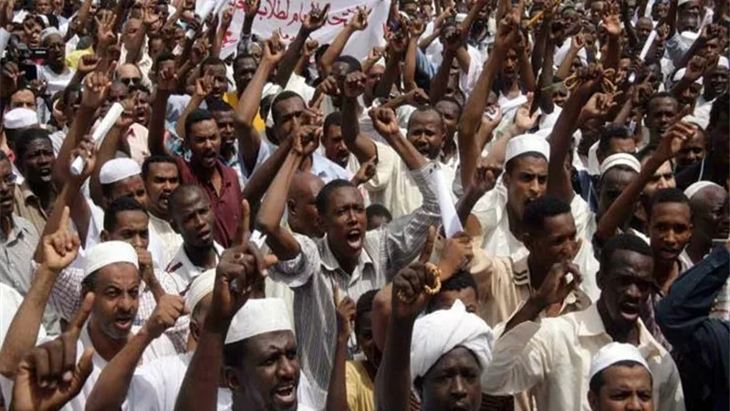 السلطات السودانية تطلق الغاز المسيل للدموع على محتجى عطبرة