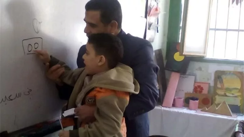مدير تعليم الخانكة يشيد بمستوي طلاب الصف الأول بعمر بن الخطاب