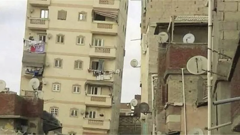 رئيس لجنه الصناعة يطالب بإزالة العقارات الآيلة للسقوط بالاسكندرية