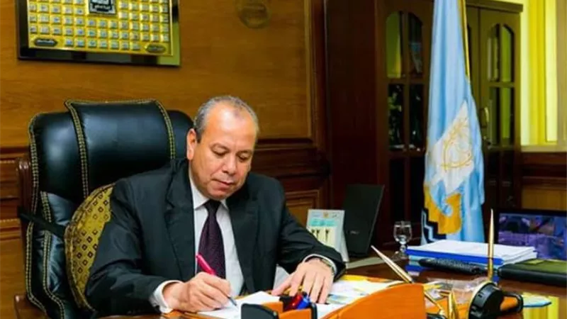 وزير التنمية المحلية يمدد للمديرالتنفيذى بمديرية التربية والتعليم