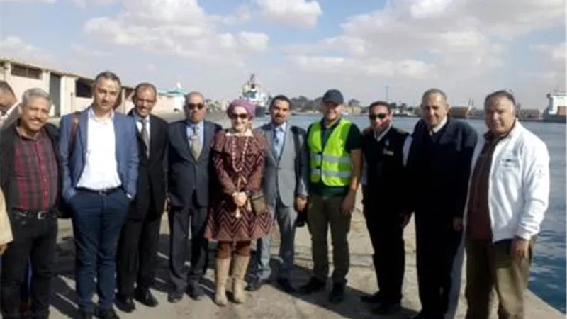 فريق اعداد المخطط الشامل للنقل البحرى يزور موانى السويس و سفاجا
