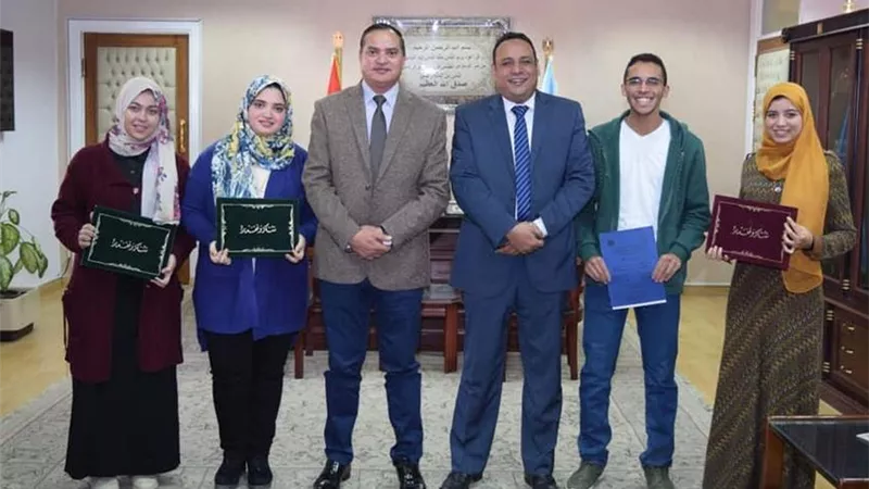 جامعة سوهاج تكرم 