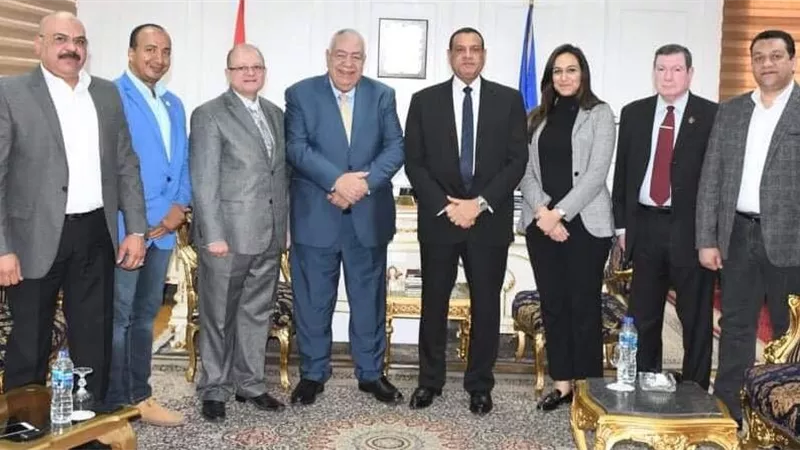 محافظ البحيرة يلتقي رئيس كمال الاجسام ويتفقان علي إقامة بطولة البحر الأبيض المتوسط
