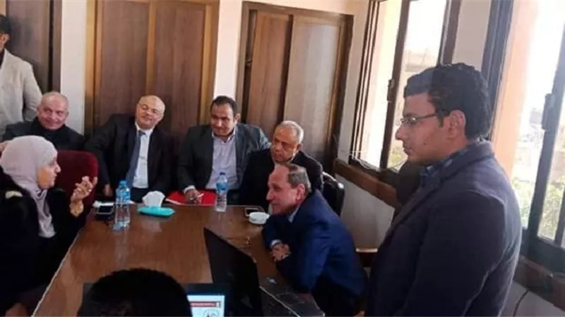 رئيس شركة كهرباء القناة يقاجئ قطاع كهرباء بور سعيد