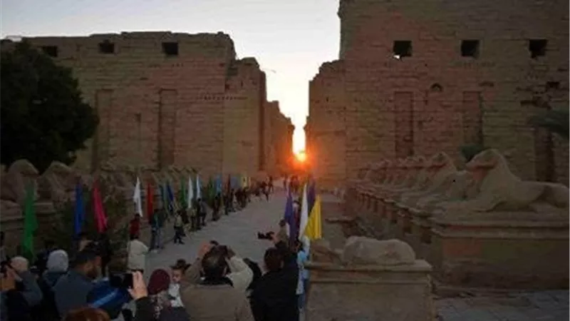 الأقصر تحتفل بظاهرة تعامد الشمس على قدس الأقداس بمعبد الكرنك
