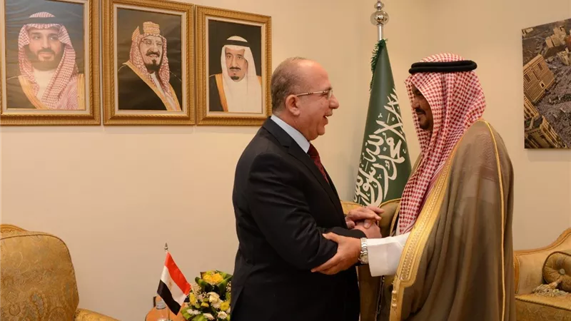 وزير الحج والعمرة يستقبل مساعد وزير الداخلية للشؤون الإدارية بمصر ..صور