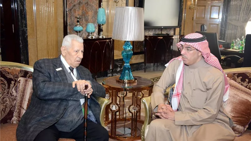 مكرم محمد أحمد يبحث مع وزير الاعلام السعودي أوجه التعاون بين البلدين