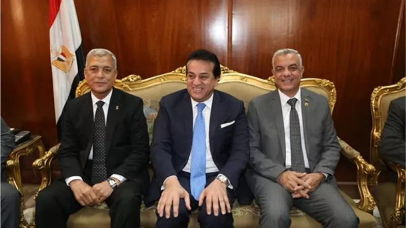 وزير التعليم العالي: مصر تتصدر الدول النامية في البحث العلمي